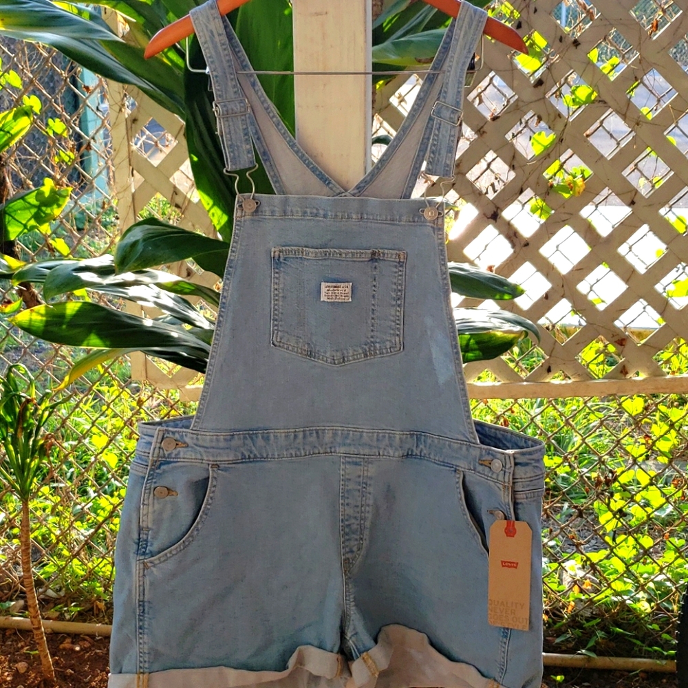 NWT Levi's Denim Cuffed Short Overalls